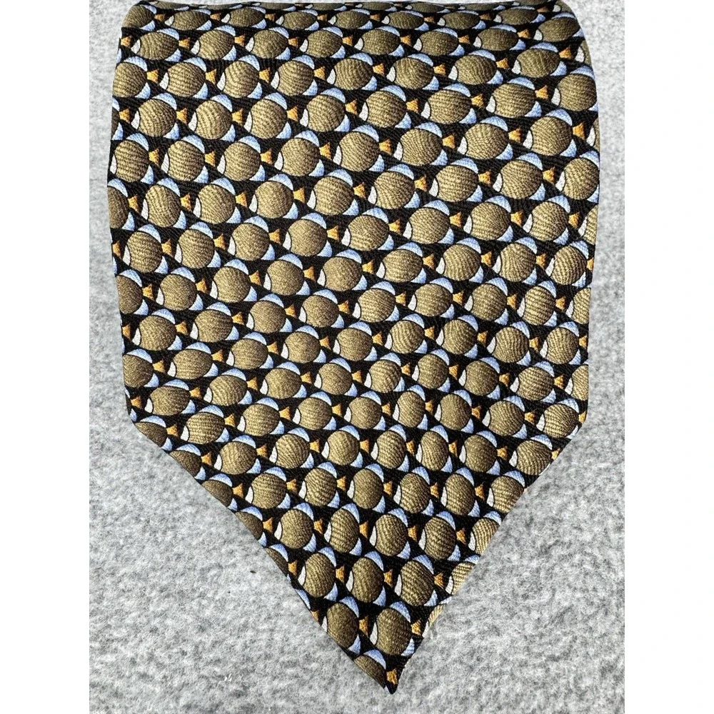 The Nature Conservancy men silk